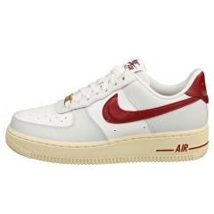 Nike AIR FORCE 1 07 SE Women Fashion Trainers in White Red