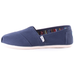 Toms CLASSIC Women Slip On Shoes in Navy